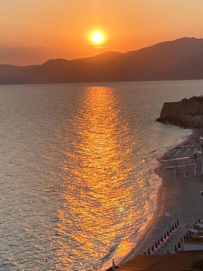 Appartamenti La Terrazza Sulle Ghiaie - Goelba ポルトフェッラーイオ エクステリア 写真