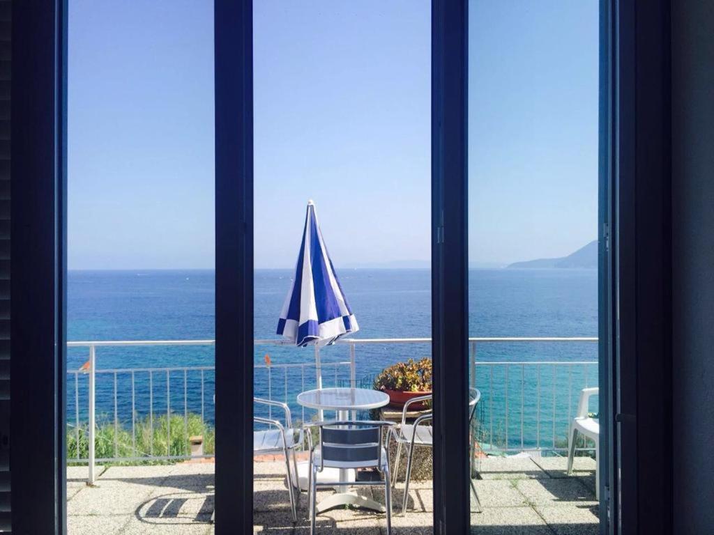 Appartamenti La Terrazza Sulle Ghiaie - Goelba ポルトフェッラーイオ エクステリア 写真