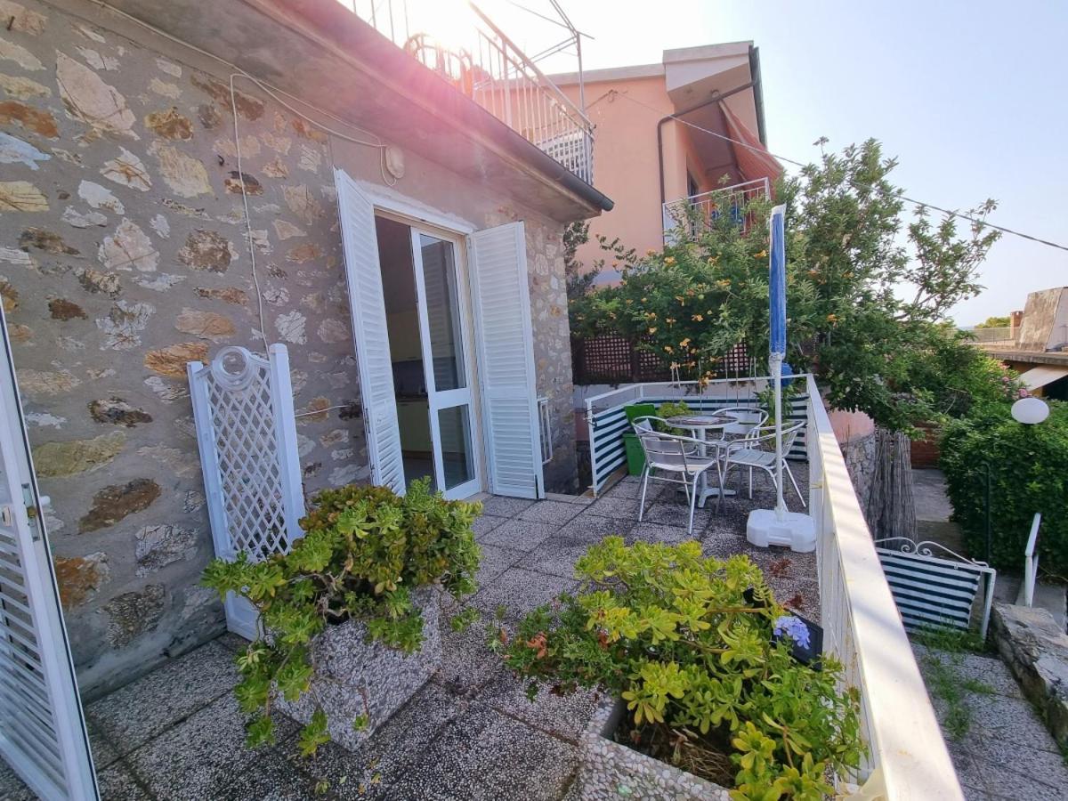 Appartamenti La Terrazza Sulle Ghiaie - Goelba ポルトフェッラーイオ エクステリア 写真