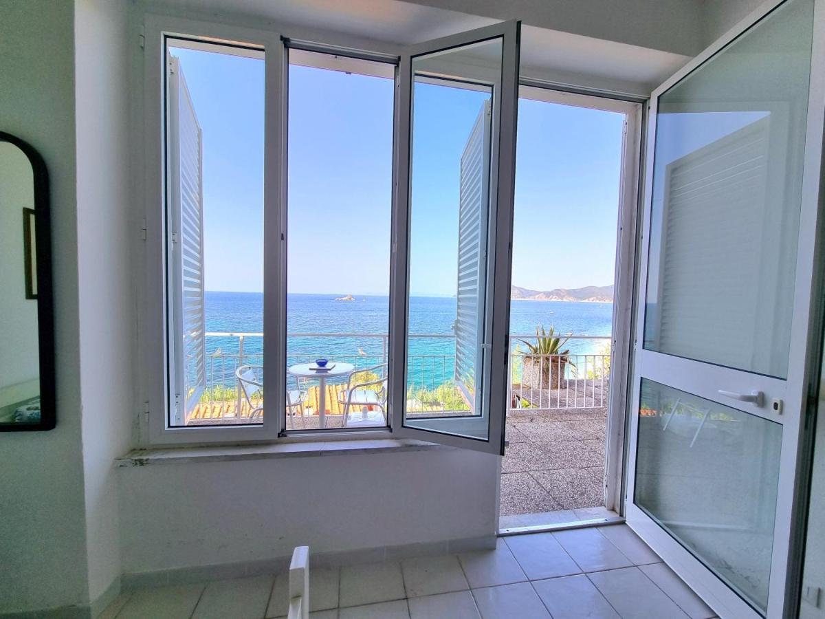 Appartamenti La Terrazza Sulle Ghiaie - Goelba ポルトフェッラーイオ エクステリア 写真