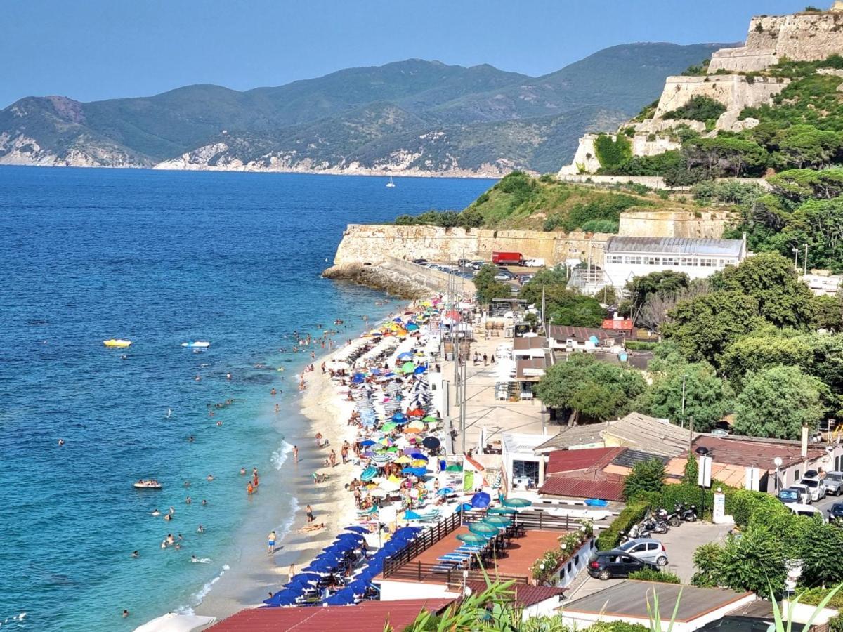 Appartamenti La Terrazza Sulle Ghiaie - Goelba ポルトフェッラーイオ エクステリア 写真