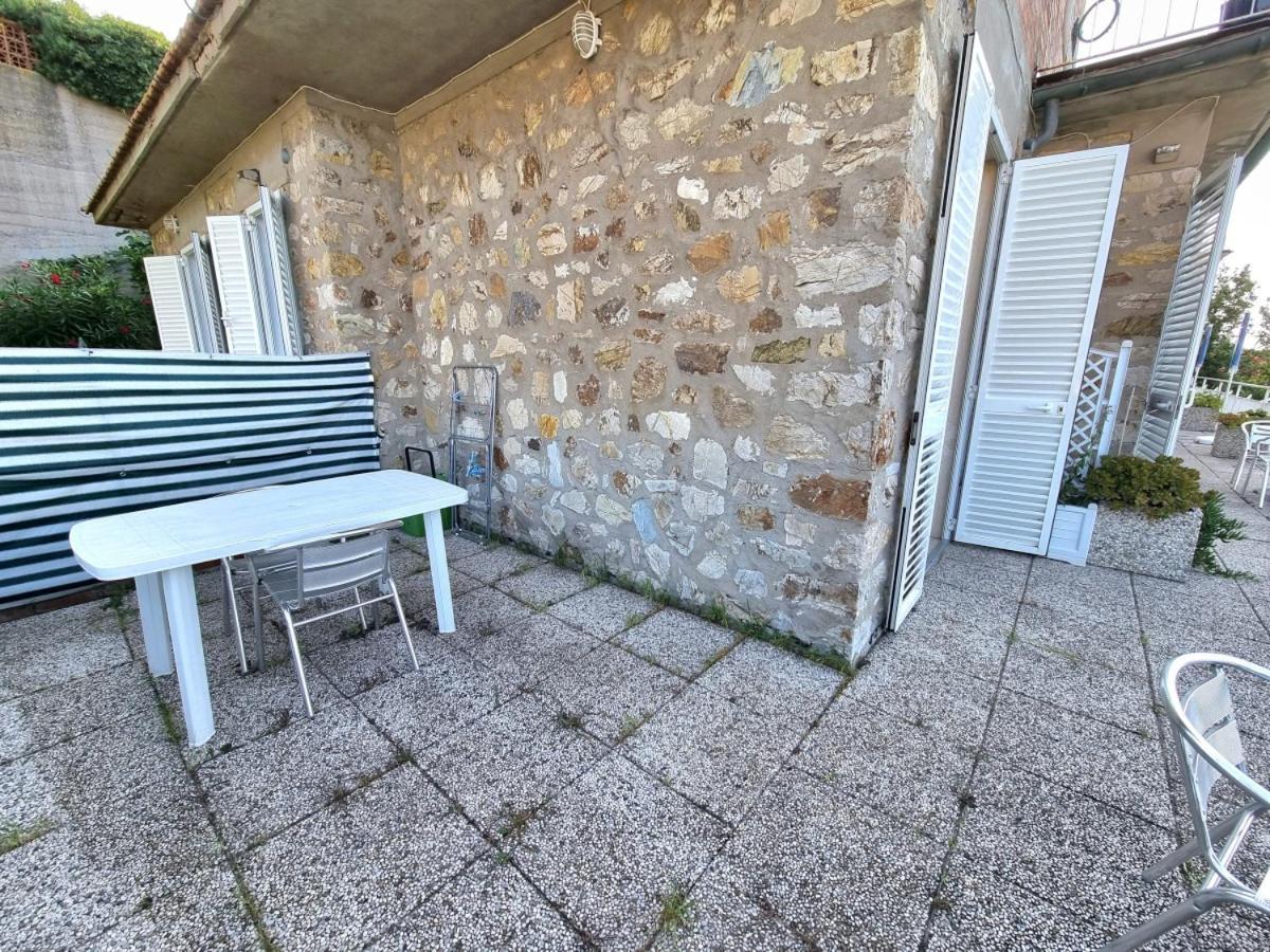 Appartamenti La Terrazza Sulle Ghiaie - Goelba ポルトフェッラーイオ エクステリア 写真